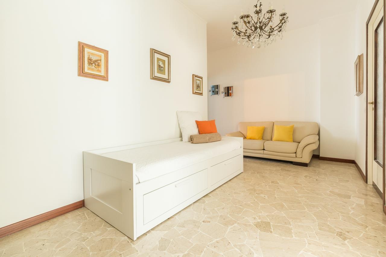 Alessia'S Flat- Sondrio M3 Apartment Милано Екстериор снимка