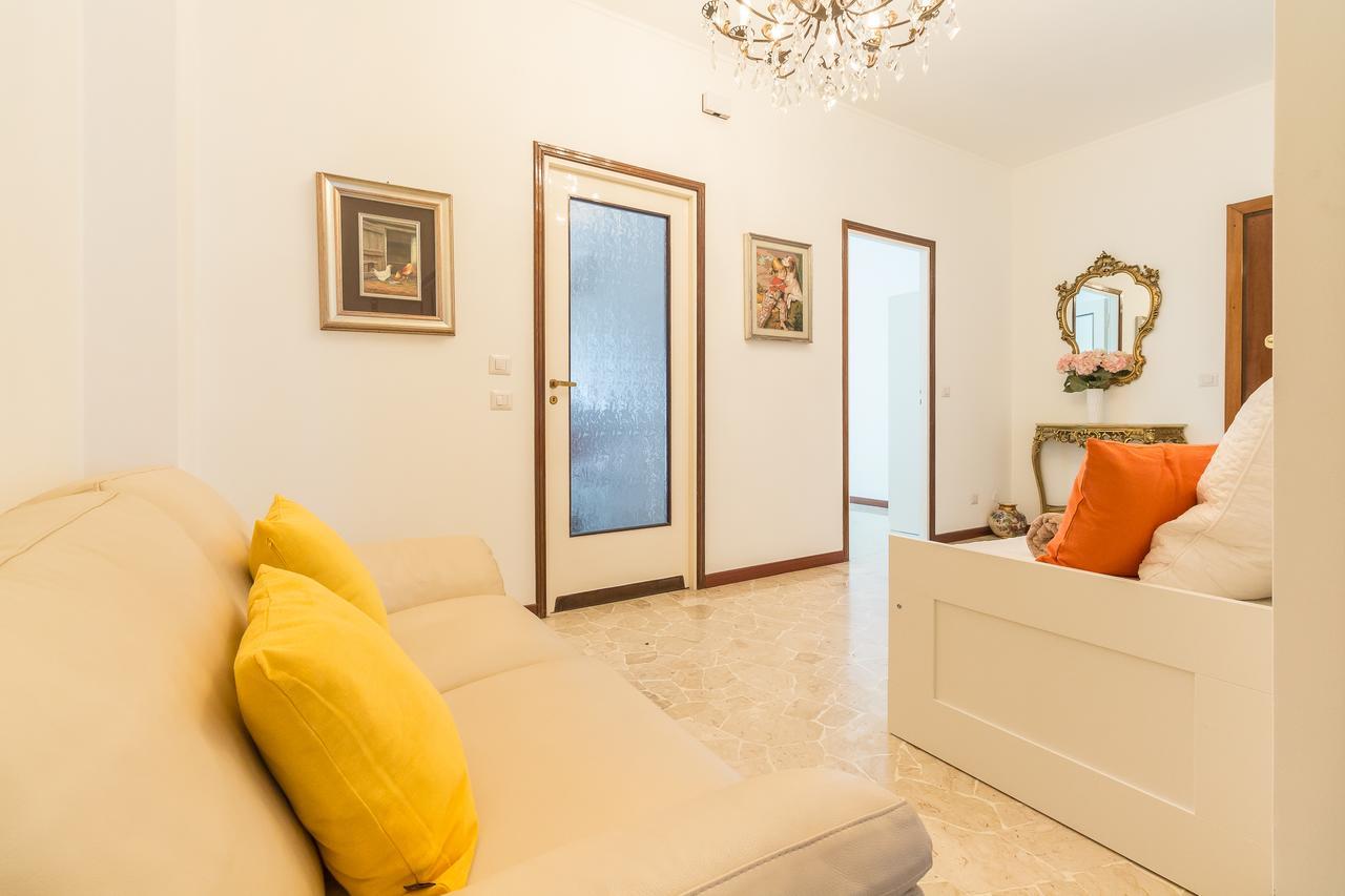 Alessia'S Flat- Sondrio M3 Apartment Милано Екстериор снимка